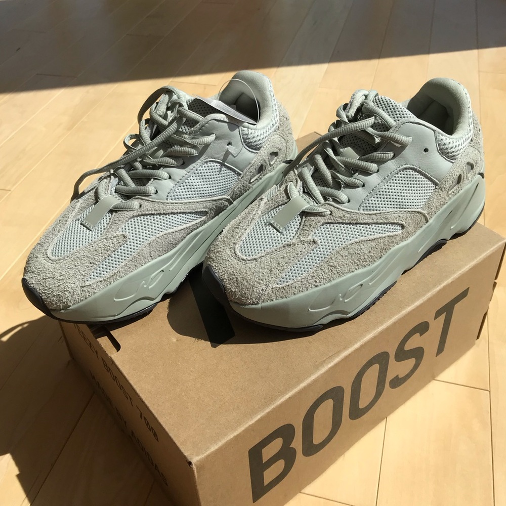 YEEZY 700 Salt